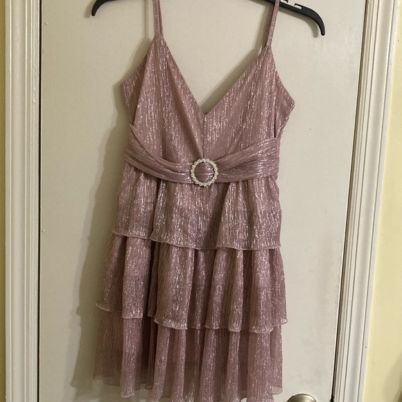 Forever 21 Dresses & Skirts - Forever 21 Tiered Babydoll Metallic Dress